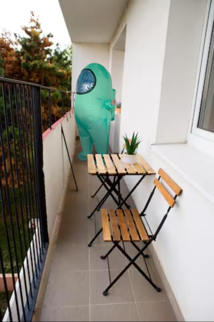 New Colorful Apartment With Big Balcony Bratislava Exterior photo